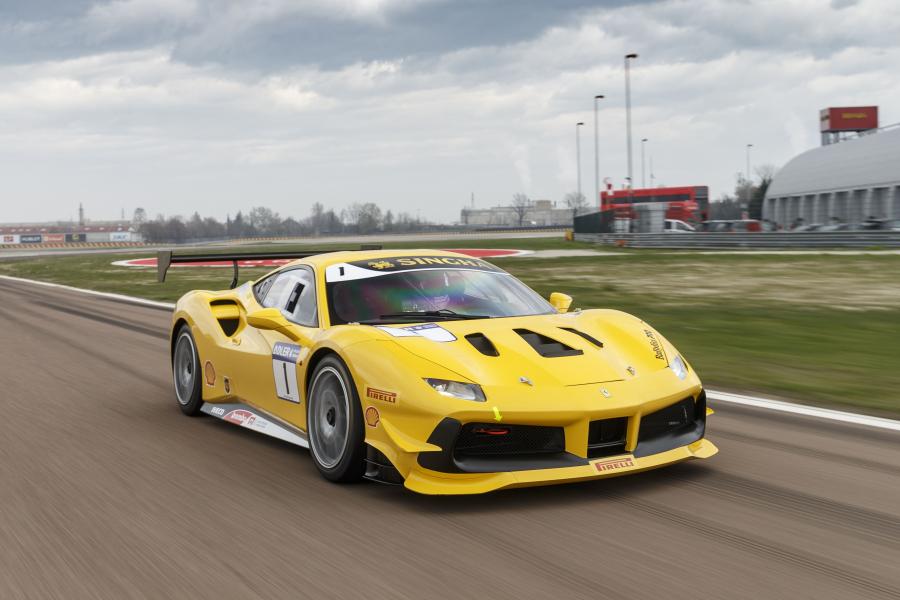  Ferrari 488 Challenge 2017 года  (фото 17 из 38)